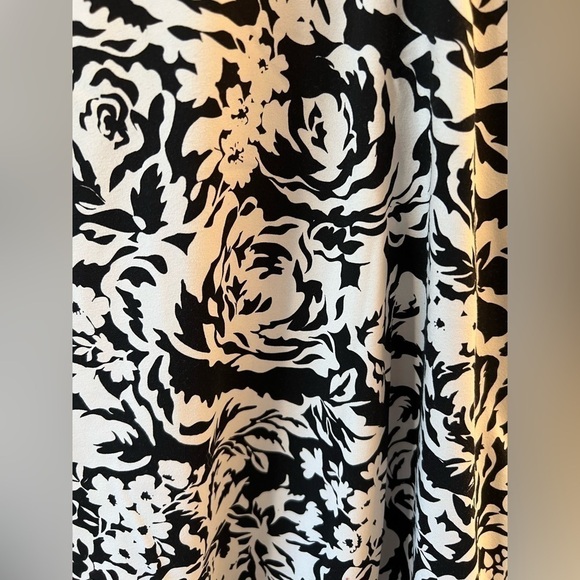 Adrienne Vittadini L Black/White Fit and Flare Mini Skirt - Picture 4 of 4